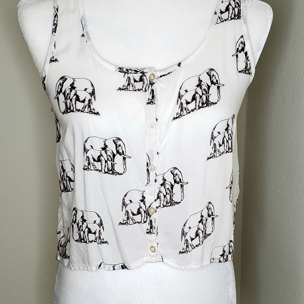Aeropostale top size small.